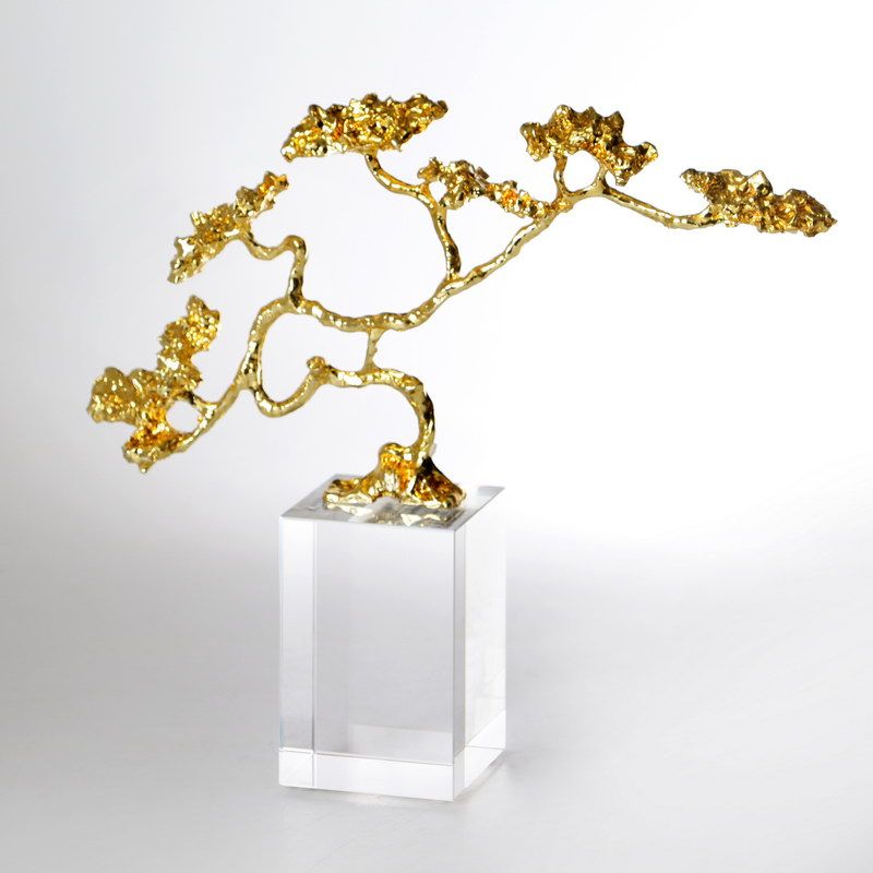פסלון של עץ בונסאי עומד ממתכת זהב על בסיס זכוכית שקופה 6/25 ס"מ גובה 22 ס"מ